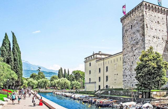 Cosy apartment for 4 guests with A/C, WIFI, TV, patio and panoramic view