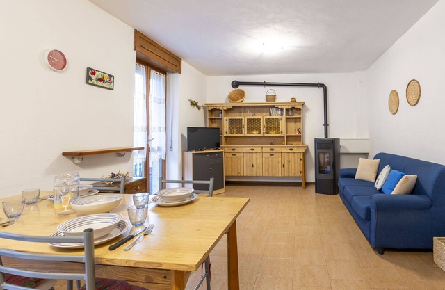 Cosy apartment for 4 guests with TV, terrace and parking