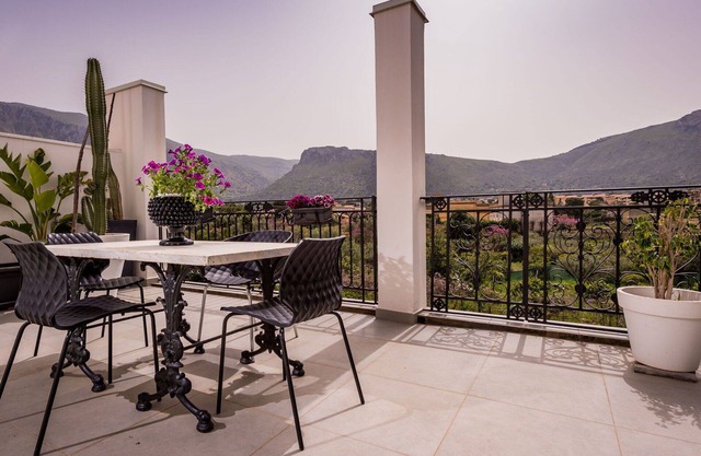 Cosy apartment for 4 guests with A/C, WIFI, TV, terrace and parking
