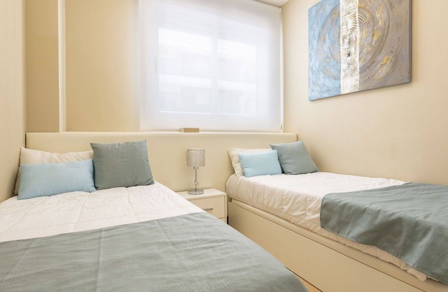 Cosy apartment for 4 people with WIFI, pool, A/C, TV, terrace and pets allowed