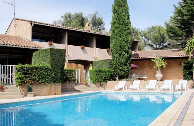 Cosy apartment for 4 people with pool, A/C, WIFI, TV, terrace, pets allowed and parking