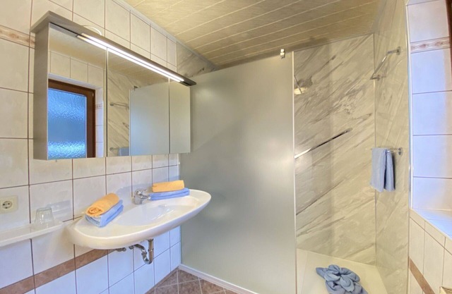 Cosy apartment for 5 people with WIFI, TV, balcony and panoramic view
