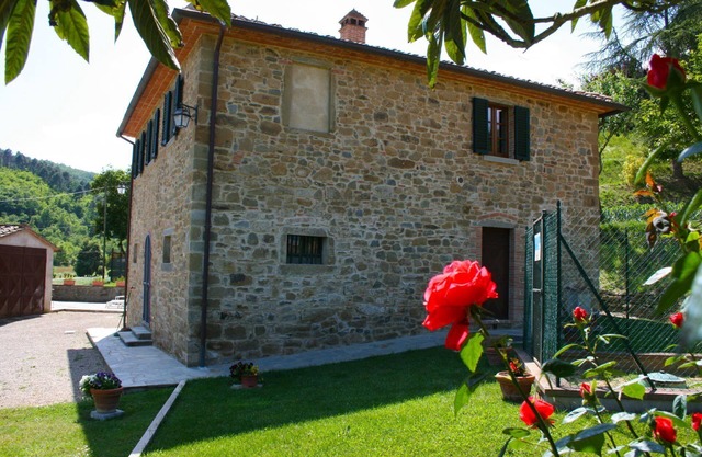 Cosy apartment for 7 people with WIFI and TV, close to Arezzo