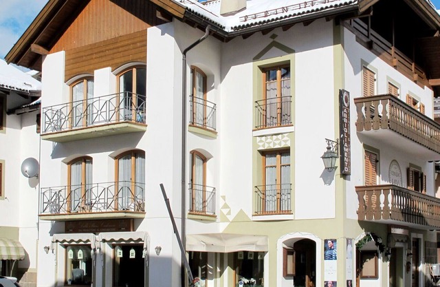 Cosy apartment for 8 guests with TV, balcony and parking