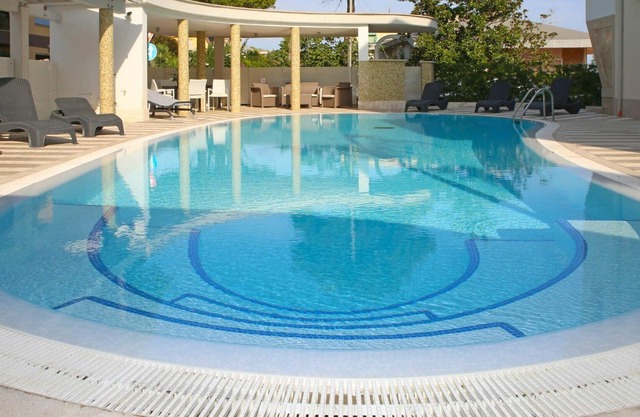 Cosy apartment for 8 people with A/C, WIFI, pool, TV, balcony and pets allowed