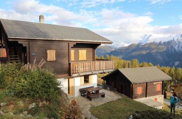 Cosy apartment for 5 people with WIFI, TV and balcony