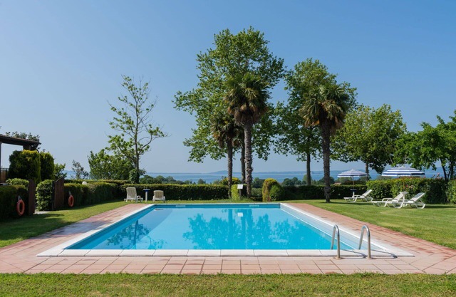 Cosy apartment in villa for 6 guests with pool, WIFI, TV, terrace and pets allowed
