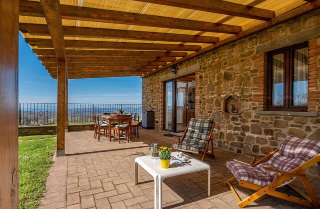 Cosy apartment in villa for 4 people with WIFI, terrace, pets allowed and panoramic view