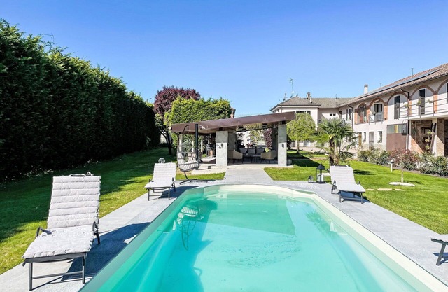 Cosy apartment for 4 guests with WIFI, pool, TV, patio, pets allowed and parking