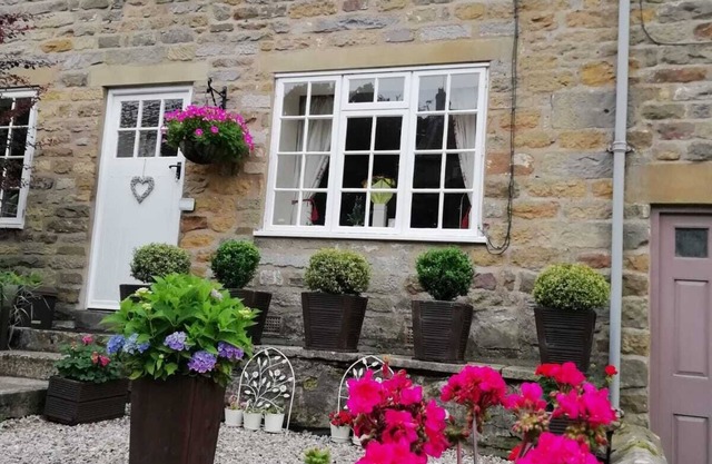 Cosy cottage ideal base for walking, cycling, exploring villages and local views
