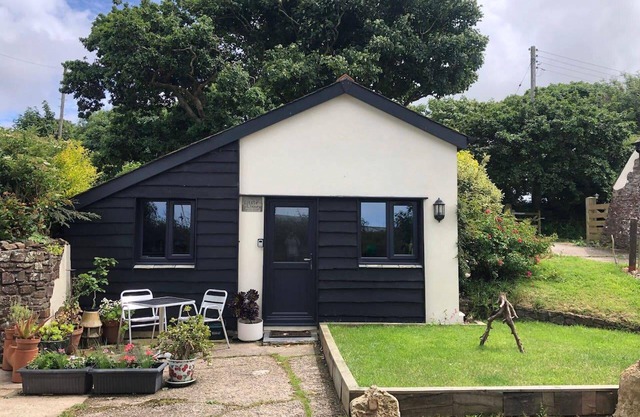 Cosy Cottage Near Hartland Village