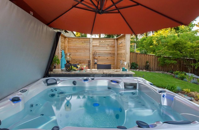 Cosy Family home with (Spa,hottub,Jacuzzi), 5 mins from LUTON-AIRPORT