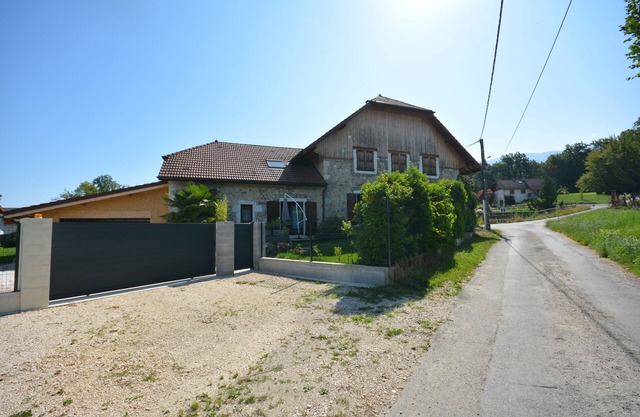 Cosy gîte near lakes Annecy and Le Bourget
