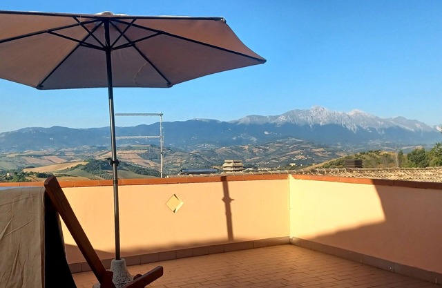 Cosy house in a small borgo surrounded by Italian olive orchards w mountain view