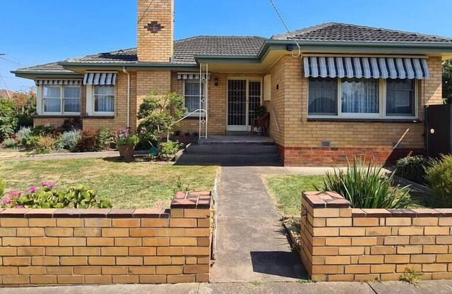 Cosy on Cuthbert, Highton