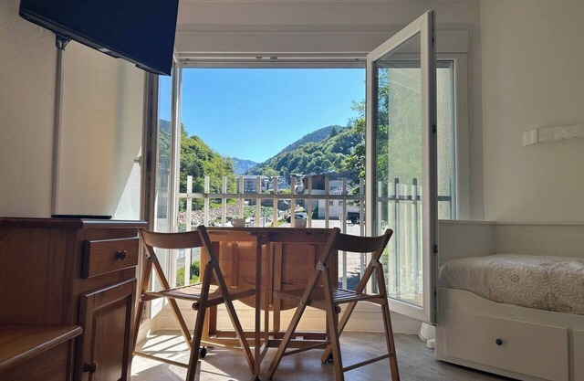 Cosy renovated studio, mountain view - center Barèges