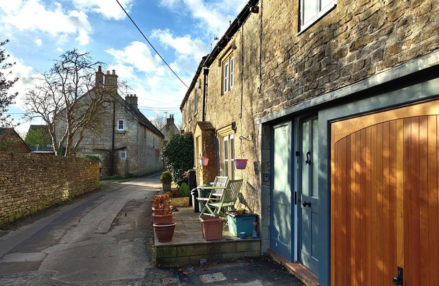 Cosy romantic stay in historic Cotswold cottage