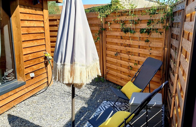 Cosy studio just outside Bordeaux