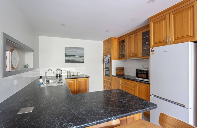 Cosy Unit With a Sea View