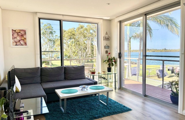 Cosy unit with delightful park and water views. Perfect for a family holiday!