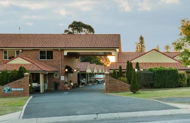 Cotswold Motor Inn