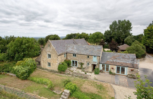 Cotswolds Barn Apartment - luxury self catering near Bath & Bristo