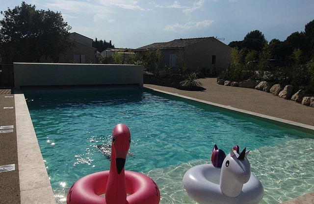 Cottage at the foot of the Luberon completely renovated and air-conditioned for 2 to 4 people