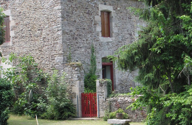 cottage at the edge of the water