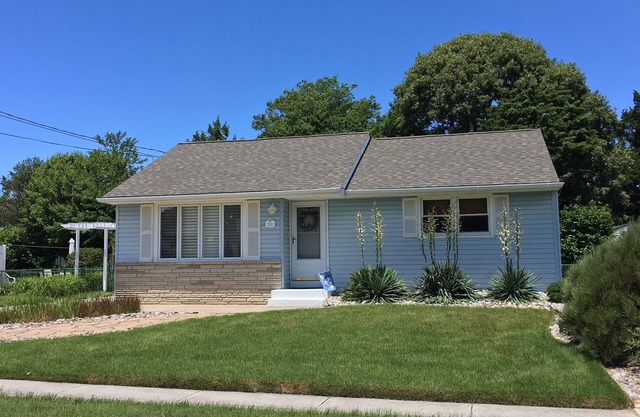 Cottage Near the Bay 2.5 blocks to the beach & Harpoons. September open.