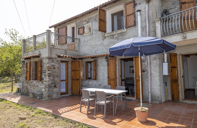 Cottage 'Rustico E Casale' with Sea View, Private Terrace and Wi-Fi