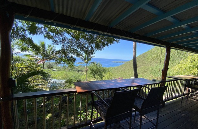 Cottage with Amazing View, Minutes to Dolphin Swimming, Very Private, Affordable