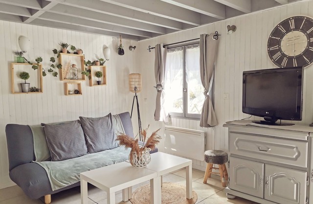 Cottage with garden in the countryside