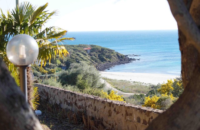 Cottage with marvelous sea views, 300 meters from the beach and rocks, Orosei