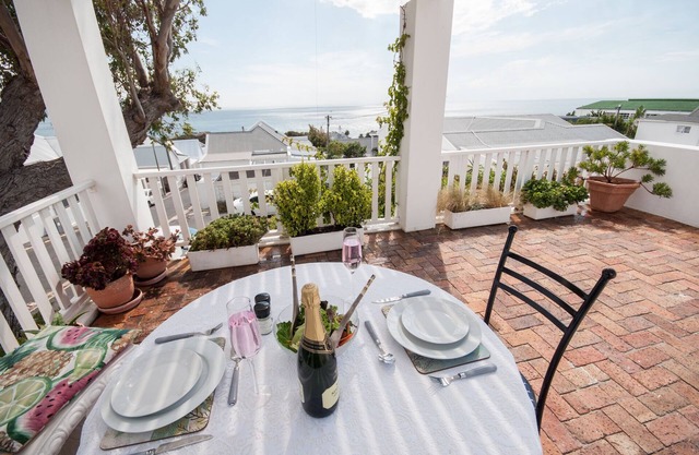 Cottage with Sea Views