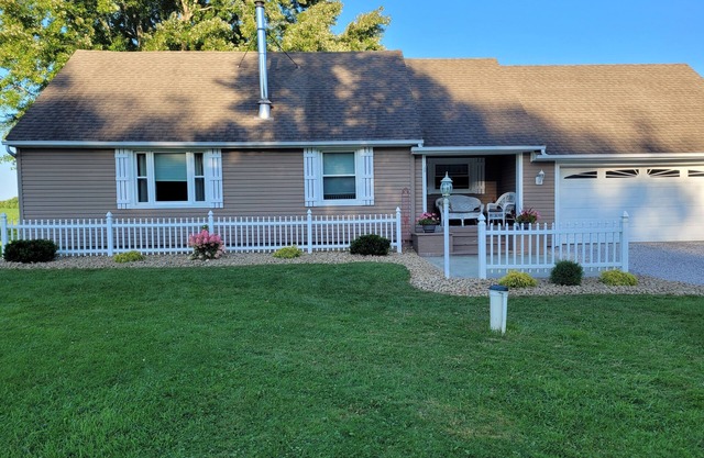 Country Cape Cod " Jefferson, Austinburg, Geneva"