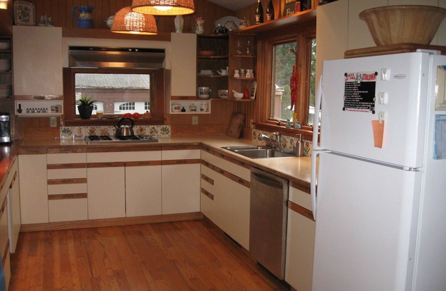 country casual home near Newberg, gateway to Willamette Valley wine country
