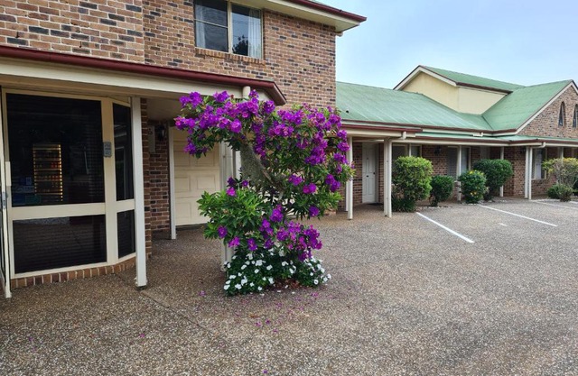Country Gardens Motor Inn