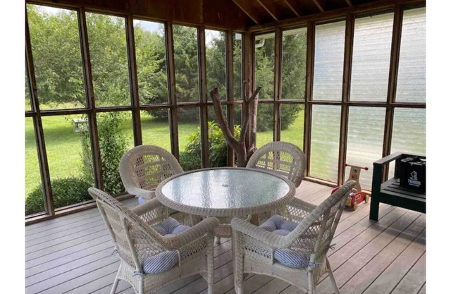 Country Home w/4bdrms (king) & sizable pool in Hudson Valley