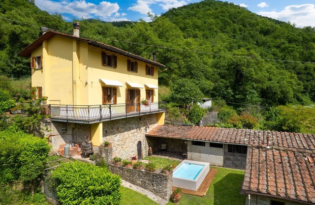 Country House/Farm House in Borgo San Lorenzo with 3 bedrooms sleeps 8