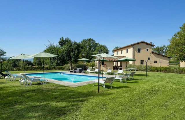Country House/Farm House in Borgo San Lorenzo with 5 bedrooms sleeps 10