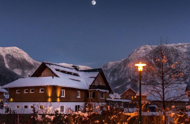 Country house on the lake Comfortable holiday residence