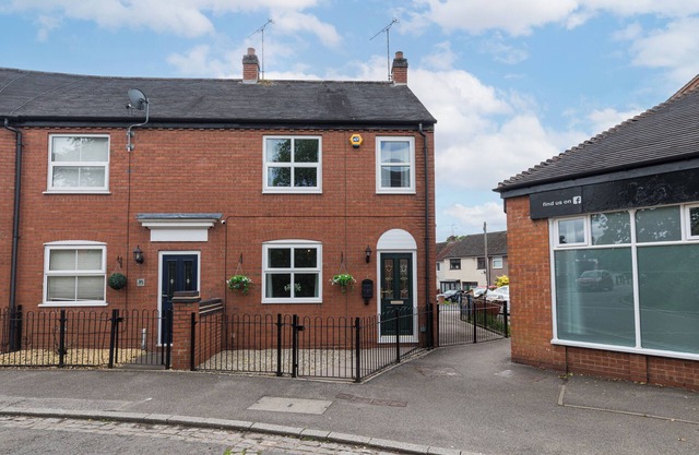 Countryside Stay Near JCB, Peak District & Alton Towers