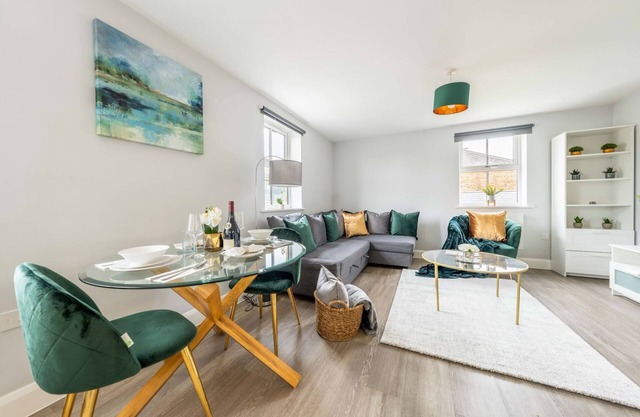Couples, Contractors and Families Central Maidenhead Apartment