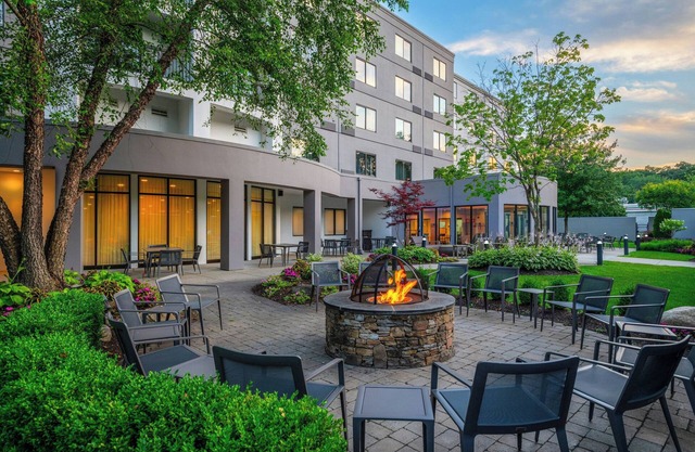 Courtyard by Marriott Providence Lincoln