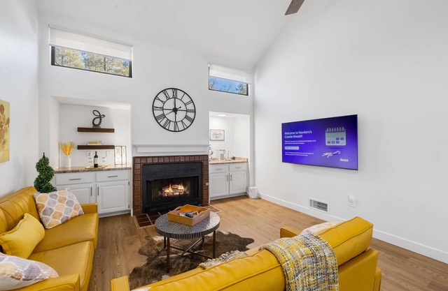 Coyote Vacation Rental | 3-BR House on Canyon Dr, Prescott | mins to DT Patio Pool Tennis