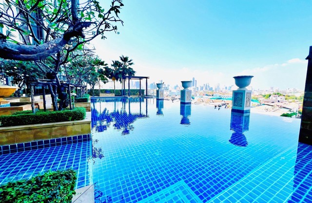 Cozy 1+1 Bed Family Condo Sukhumvit 200m BTS Phra Khanong, Pool, Gym, Free Wifi