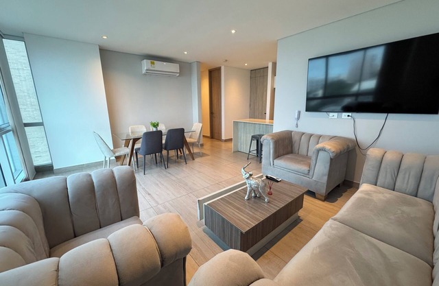 Cozy 2-bedroom apartment in charming Barranquilla with WiFi, AC