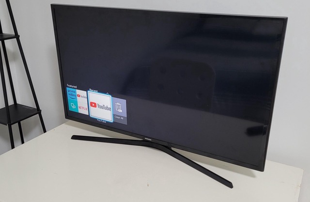 Cozy 2-bedroom building in charming Nisku with WiFi, beautiful community.