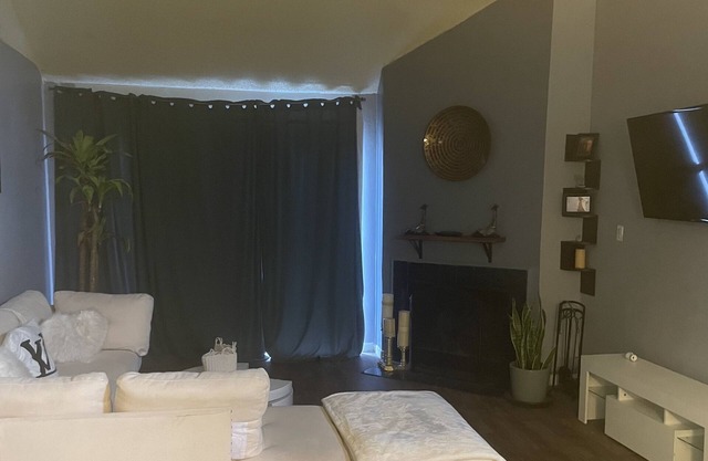 Cozy 2 bedroom condo with loft