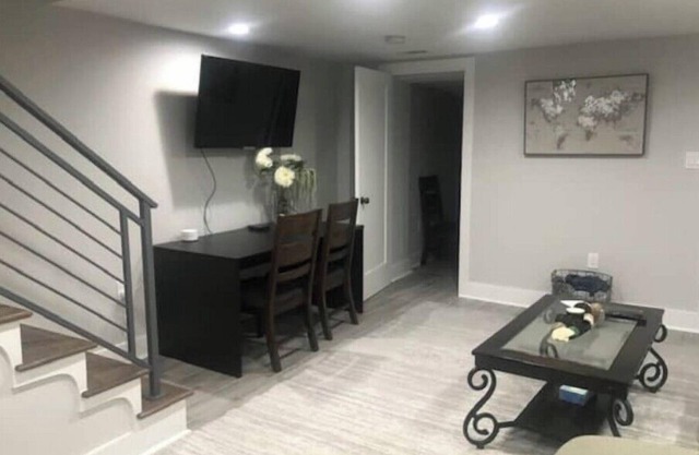 Cozy 2-Bedroom English Basement in Charming Washington With AC, WiFi